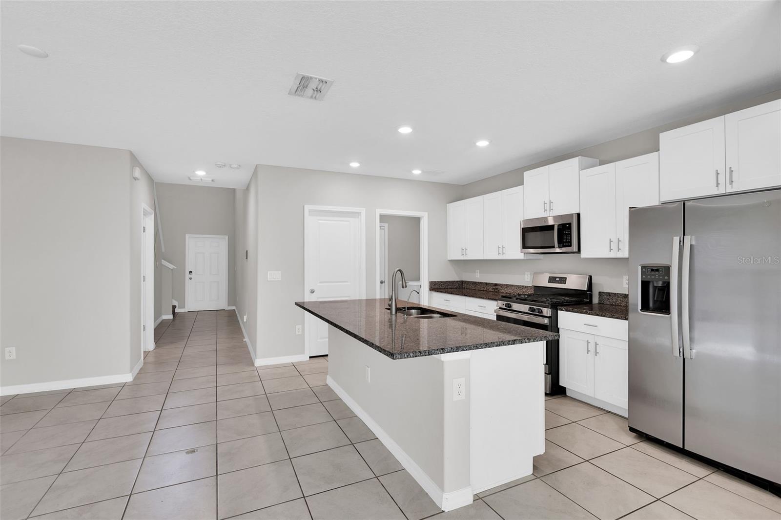 5204 WHITE CHICORY DR, APOLLO BEACH, FL — photo 8