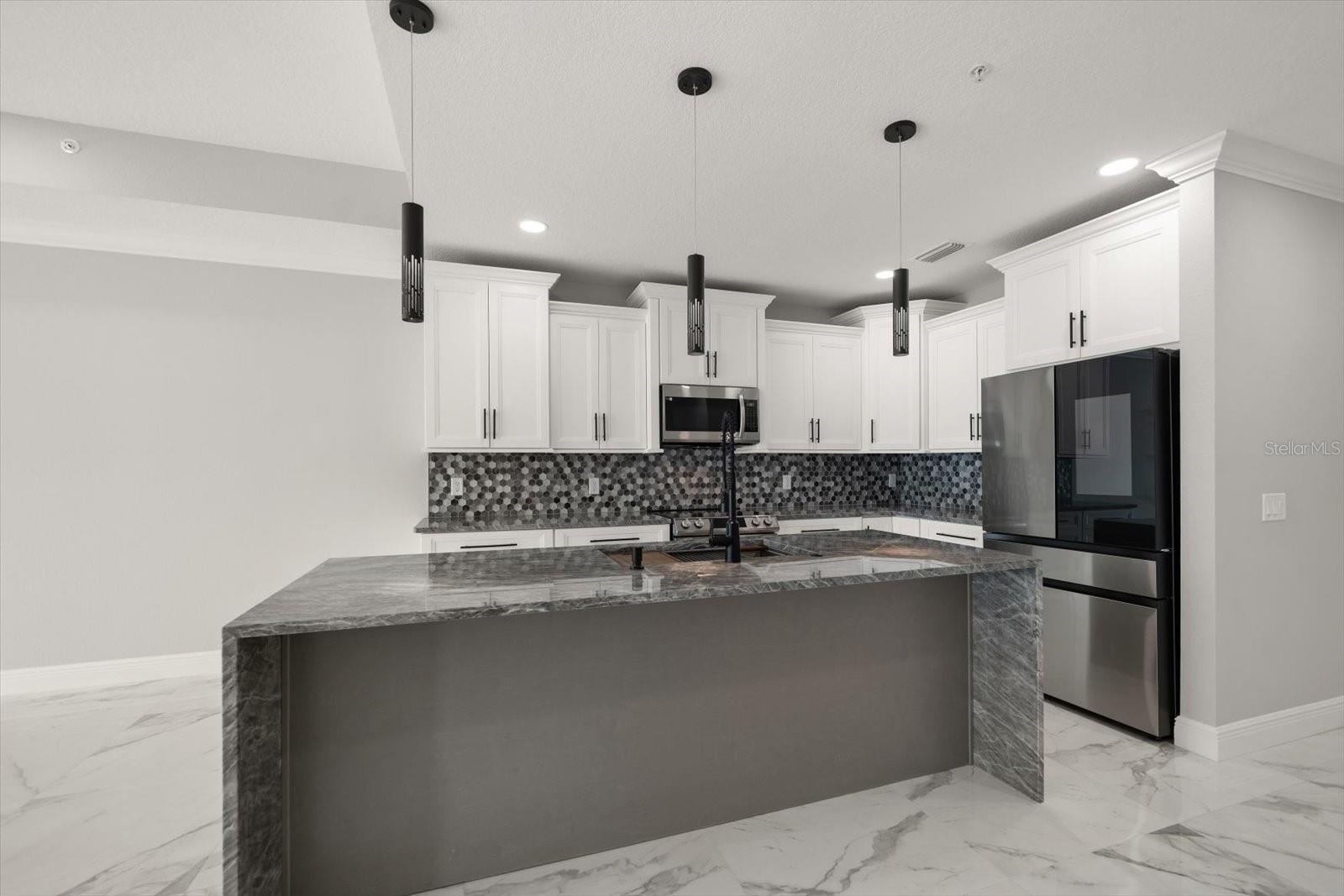 211 DOLPHIN PT #301, CLEARWATER, FL — photo 13