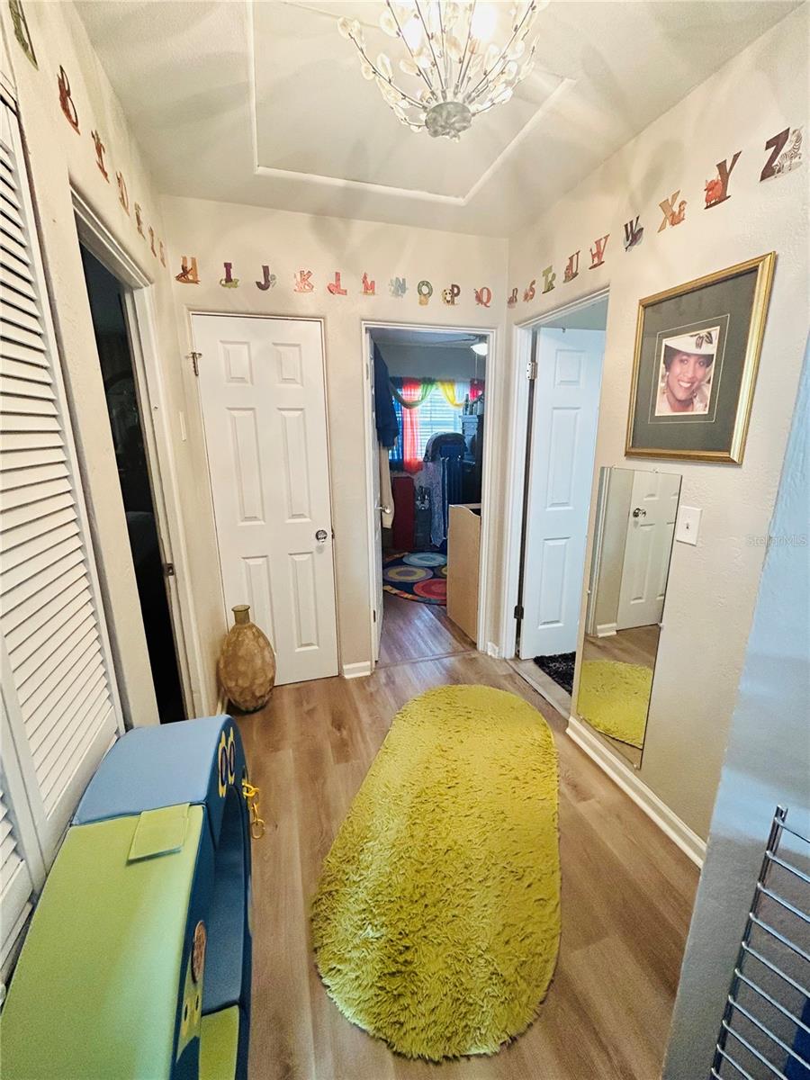 4611 14TH AVE S, ST PETERSBURG, FL — photo 9
