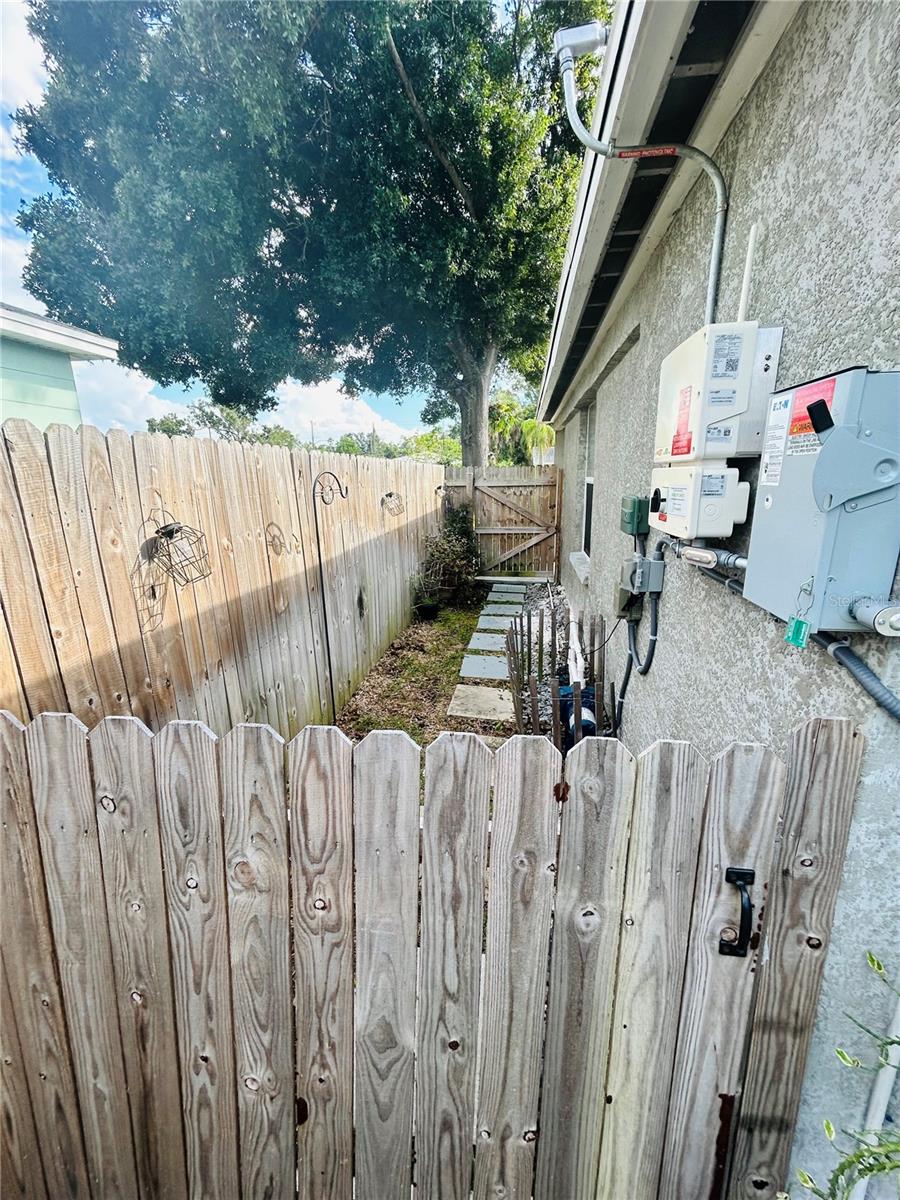 4611 14TH AVE S, ST PETERSBURG, FL — photo 27