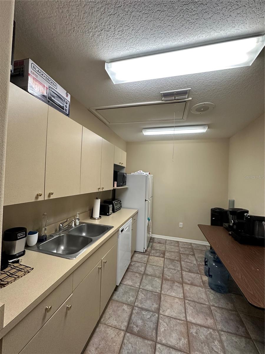 8345 GUNN HWY, TAMPA, FL — photo 15
