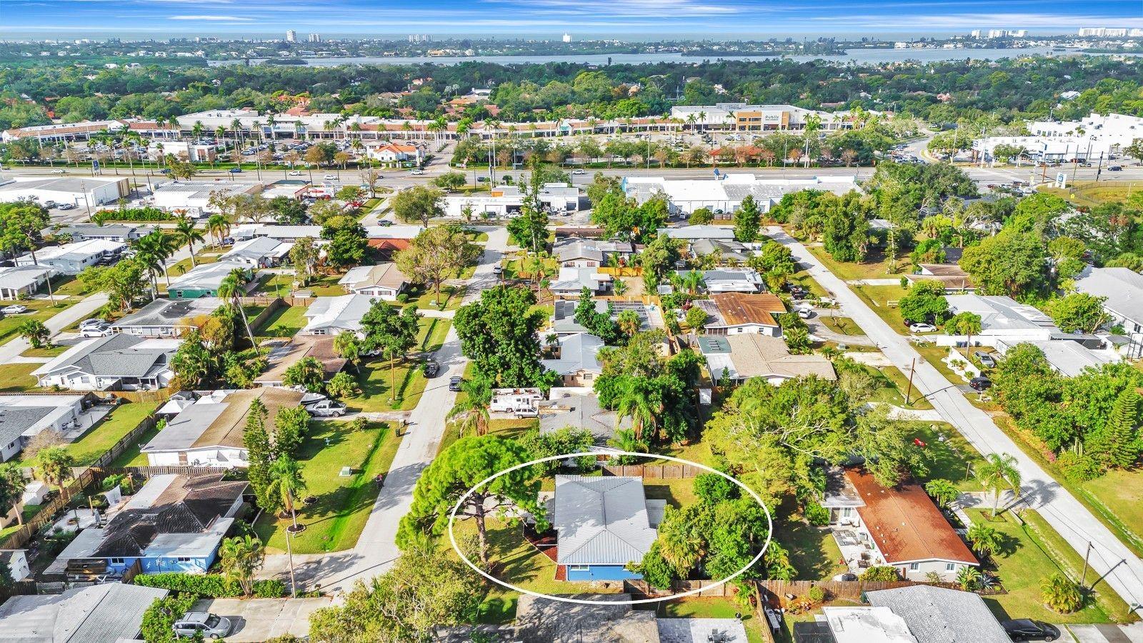 2127 LEE LN, SARASOTA, FL — photo 3