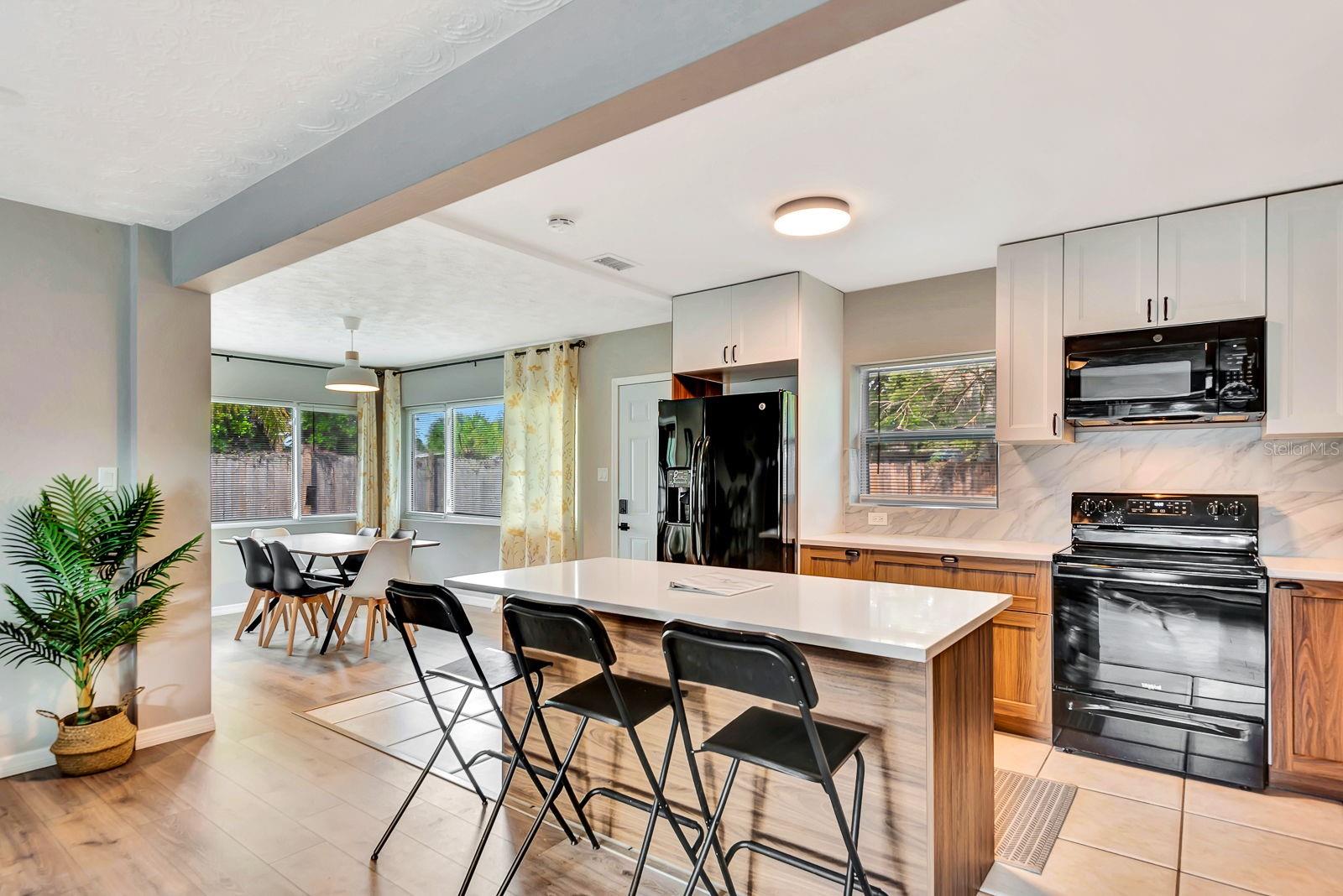 2127 LEE LN, SARASOTA, FL — photo 14