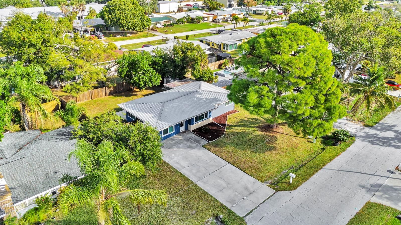 2127 LEE LN, SARASOTA, FL — photo 39
