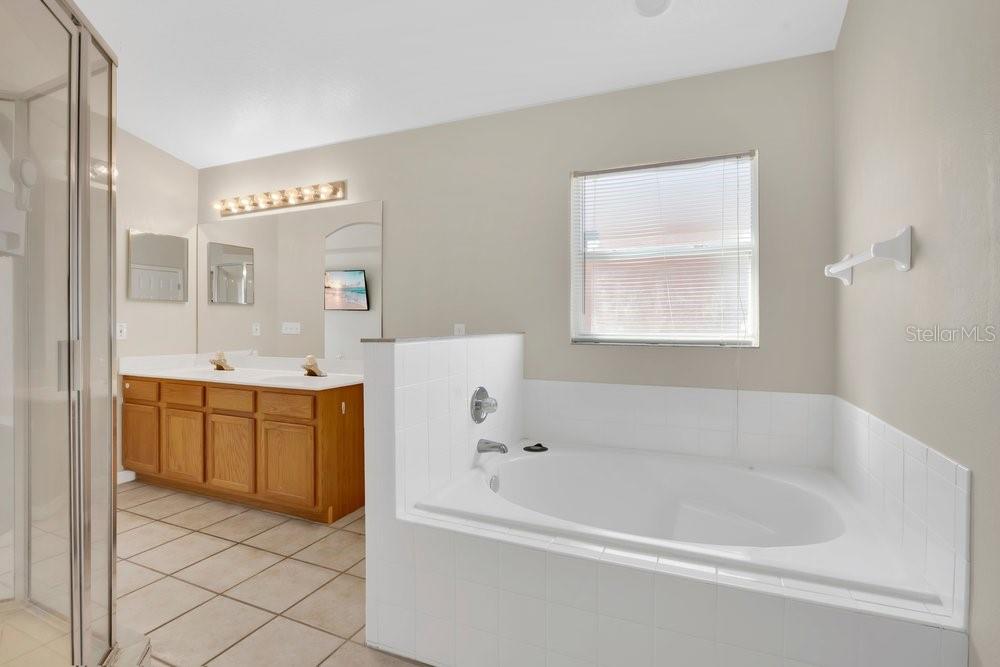 348 SIR PHILLIPS DR, DAVENPORT, FL — photo 19