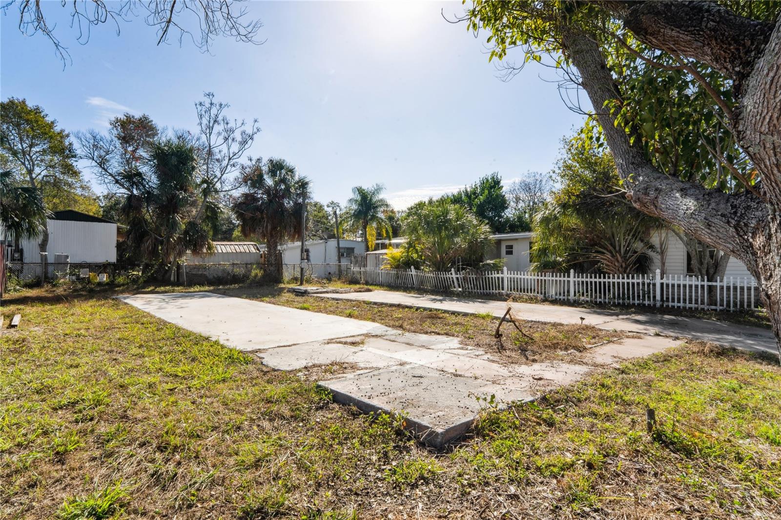 736 DRIFTWOOD LN, TARPON SPRINGS, FL — photo 2