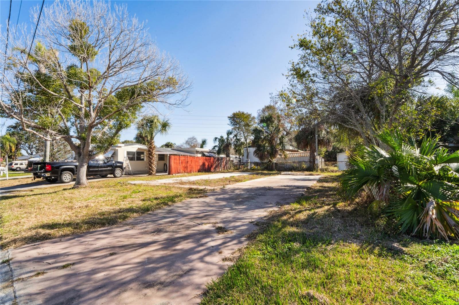 736 DRIFTWOOD LN, TARPON SPRINGS, FL — photo 3