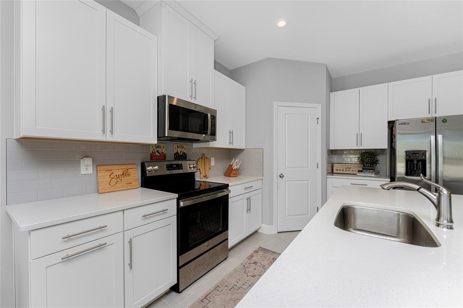 16185 S PORT HARBOR BLVD, PORT CHARLOTTE, FL — photo 17
