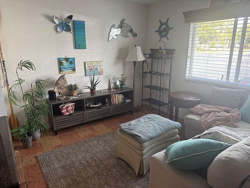 525 MANATEE CT #8, VENICE, FL — photo 2