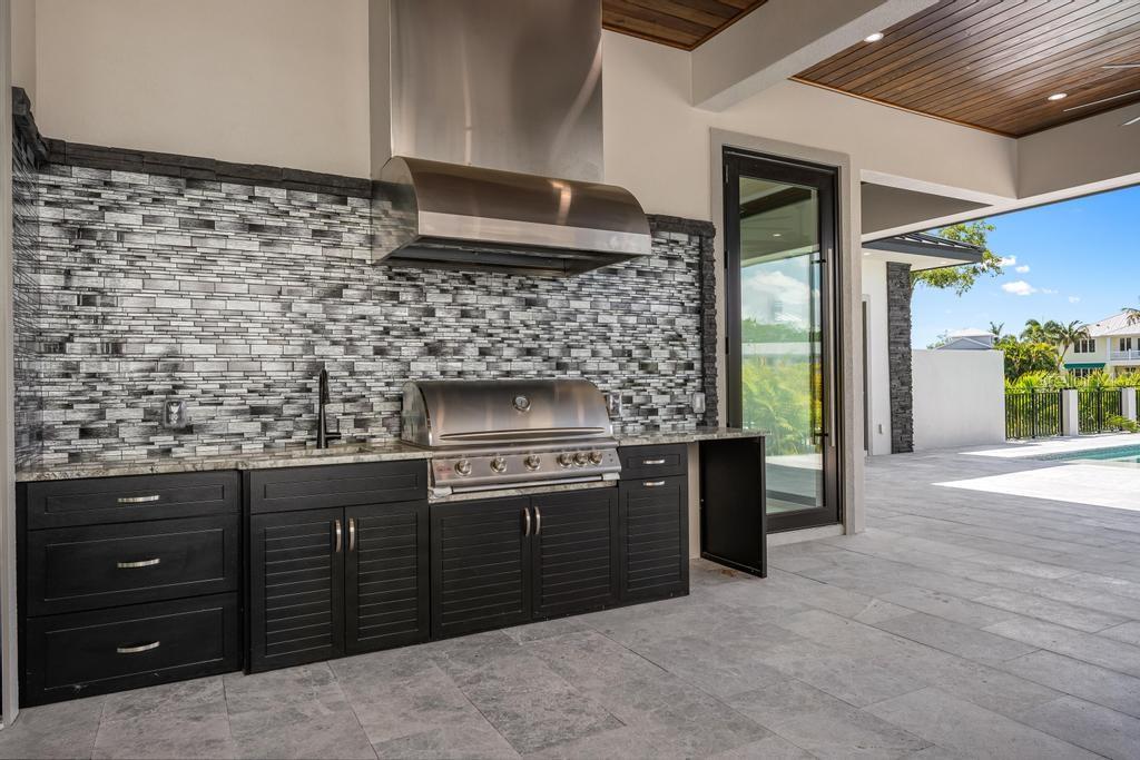 527 VENICE LN, SARASOTA, FL — photo 85
