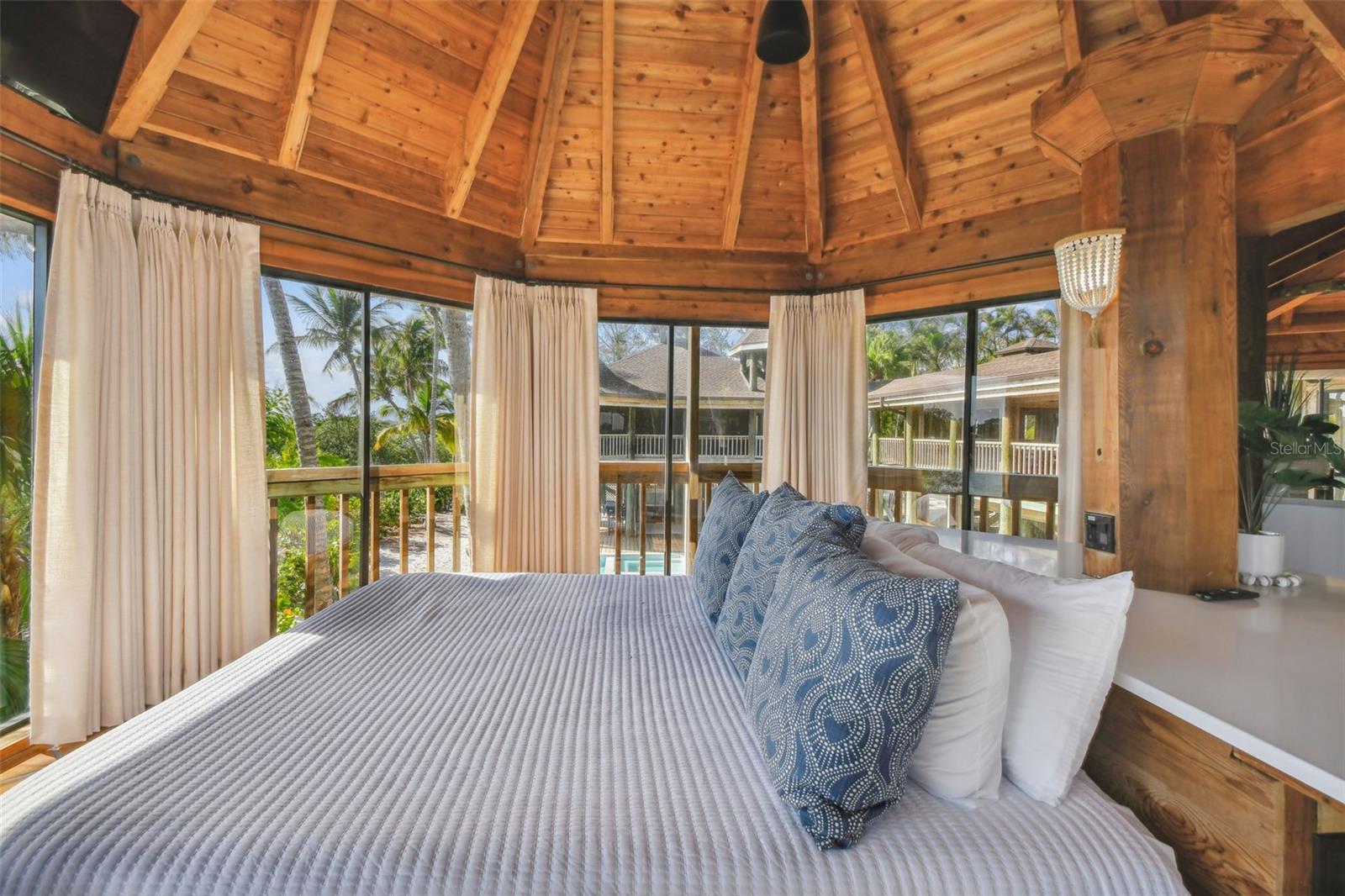 7147 LA LENAIRE DR, LONGBOAT KEY, FL — photo 38