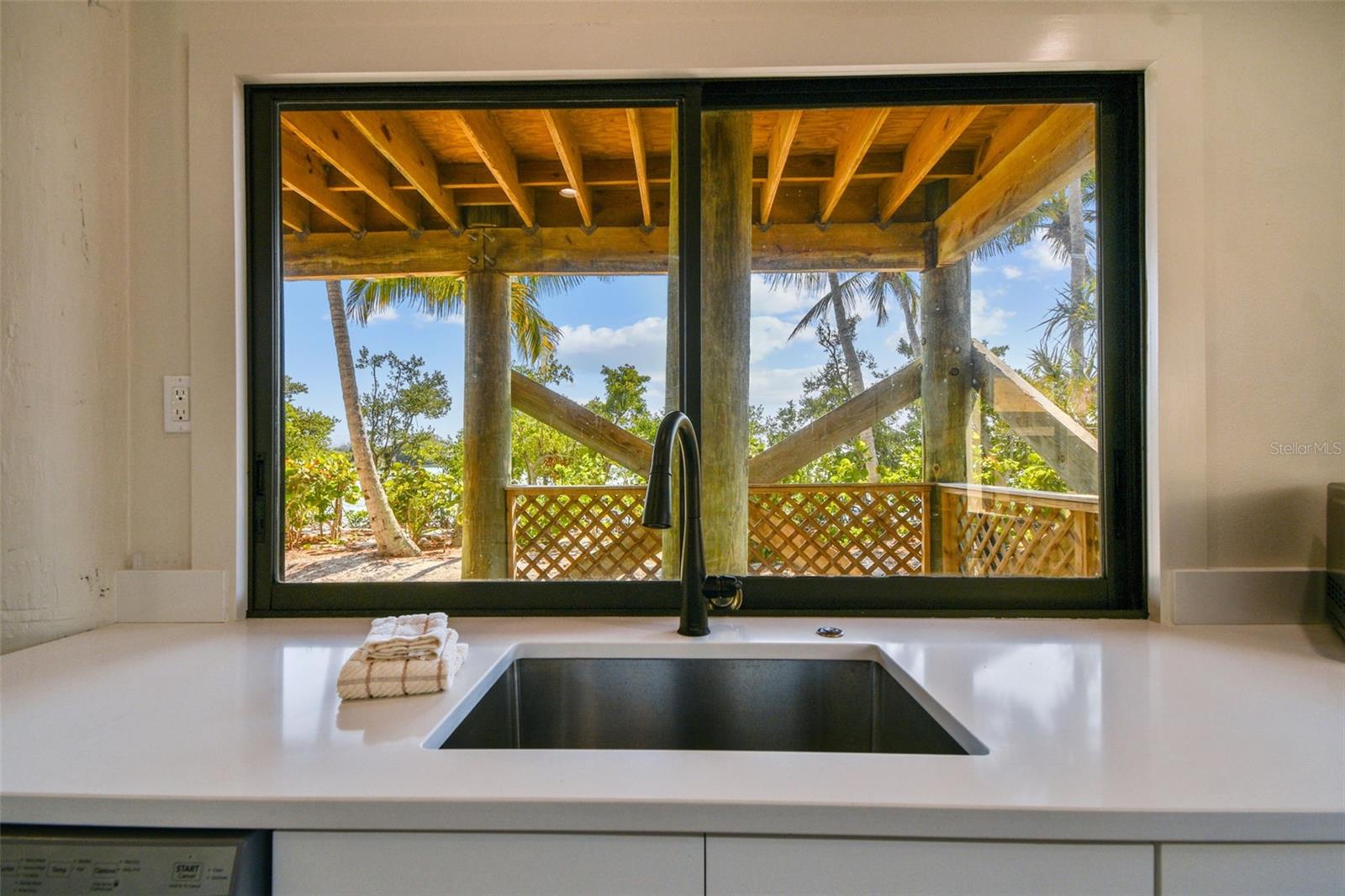 7147 LA LENAIRE DR, LONGBOAT KEY, FL — photo 74