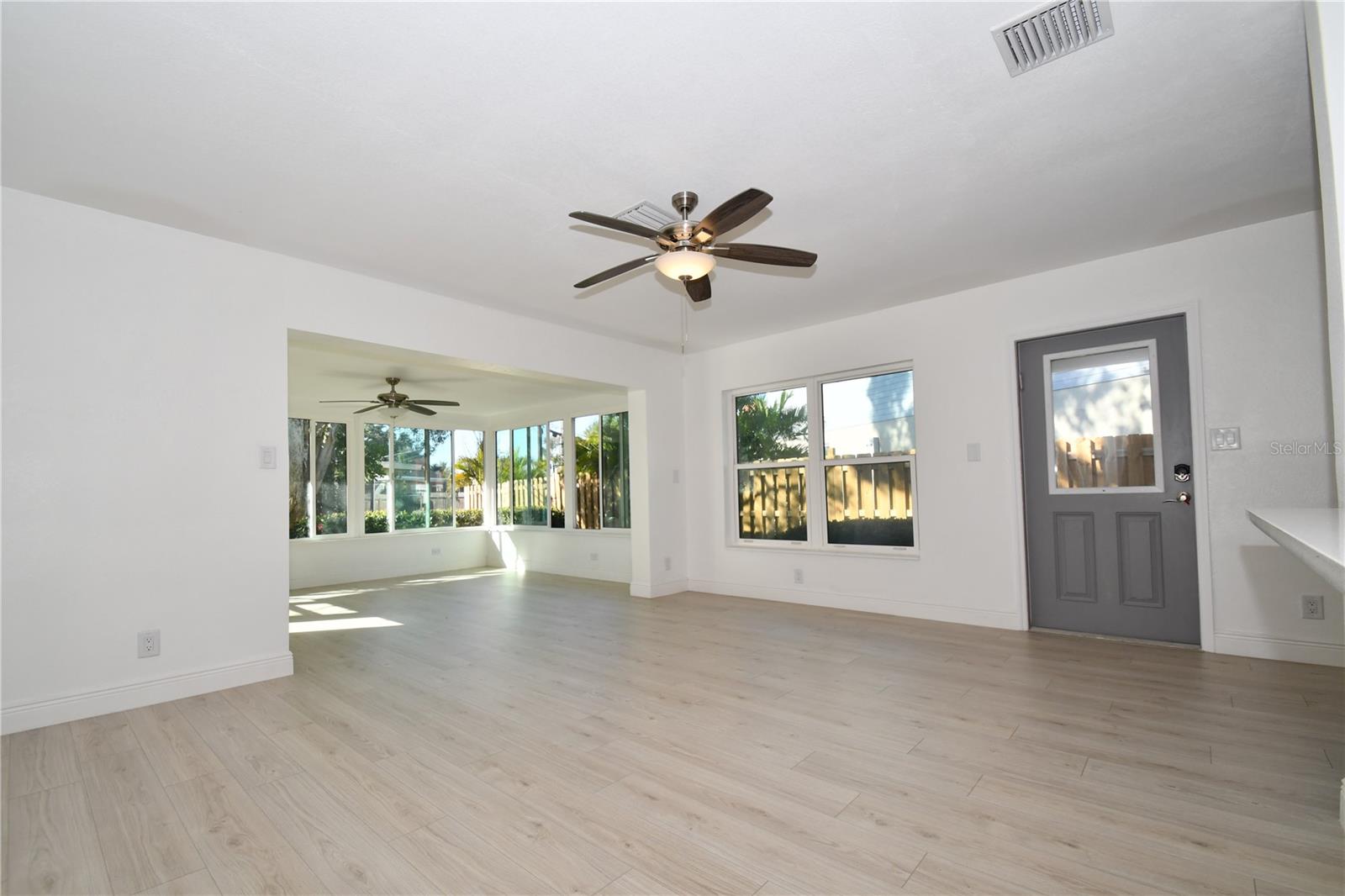 547 TRADE WINDS DR, DUNEDIN, FL — photo 7