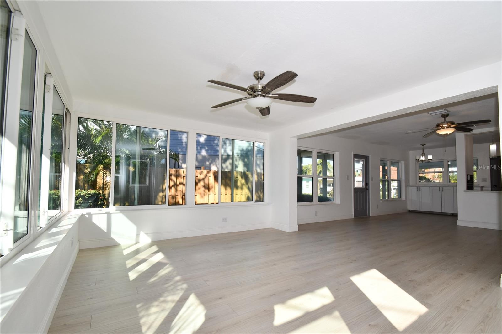 547 TRADE WINDS DR, DUNEDIN, FL — photo 9