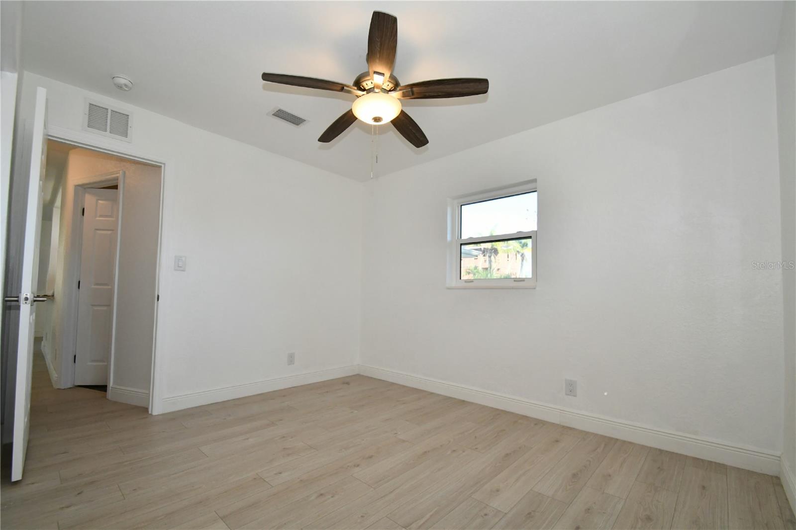 547 TRADE WINDS DR, DUNEDIN, FL — photo 15