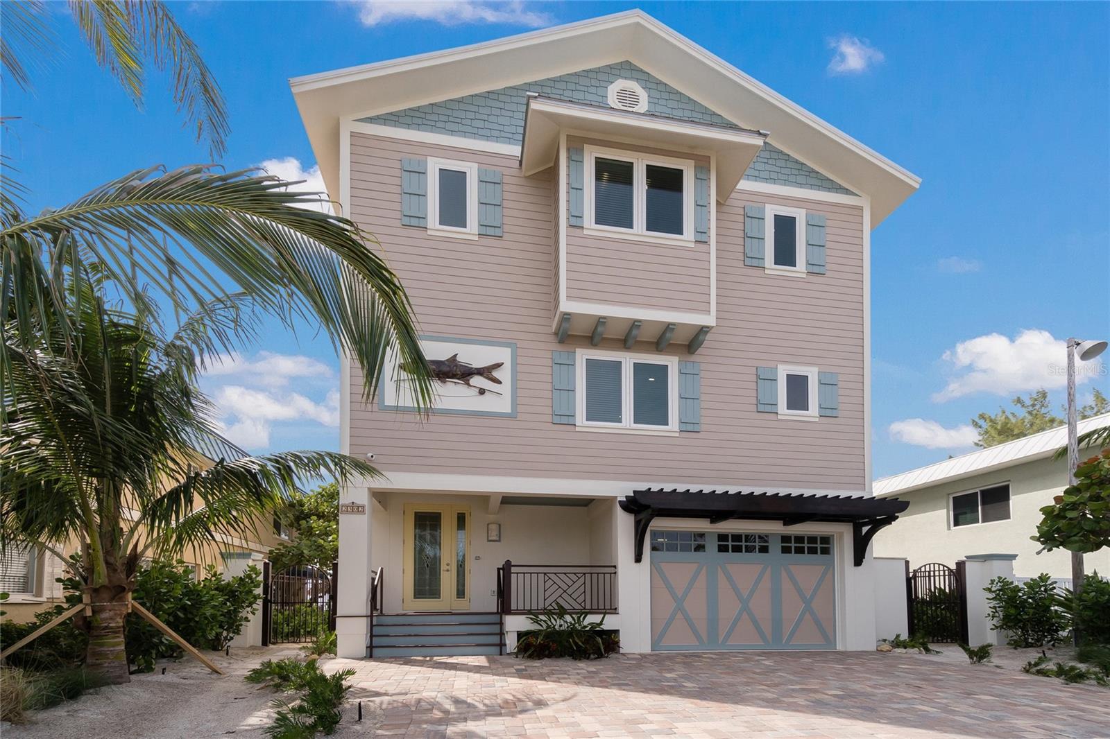 2302 GULF DR N, BRADENTON BEACH, FL
