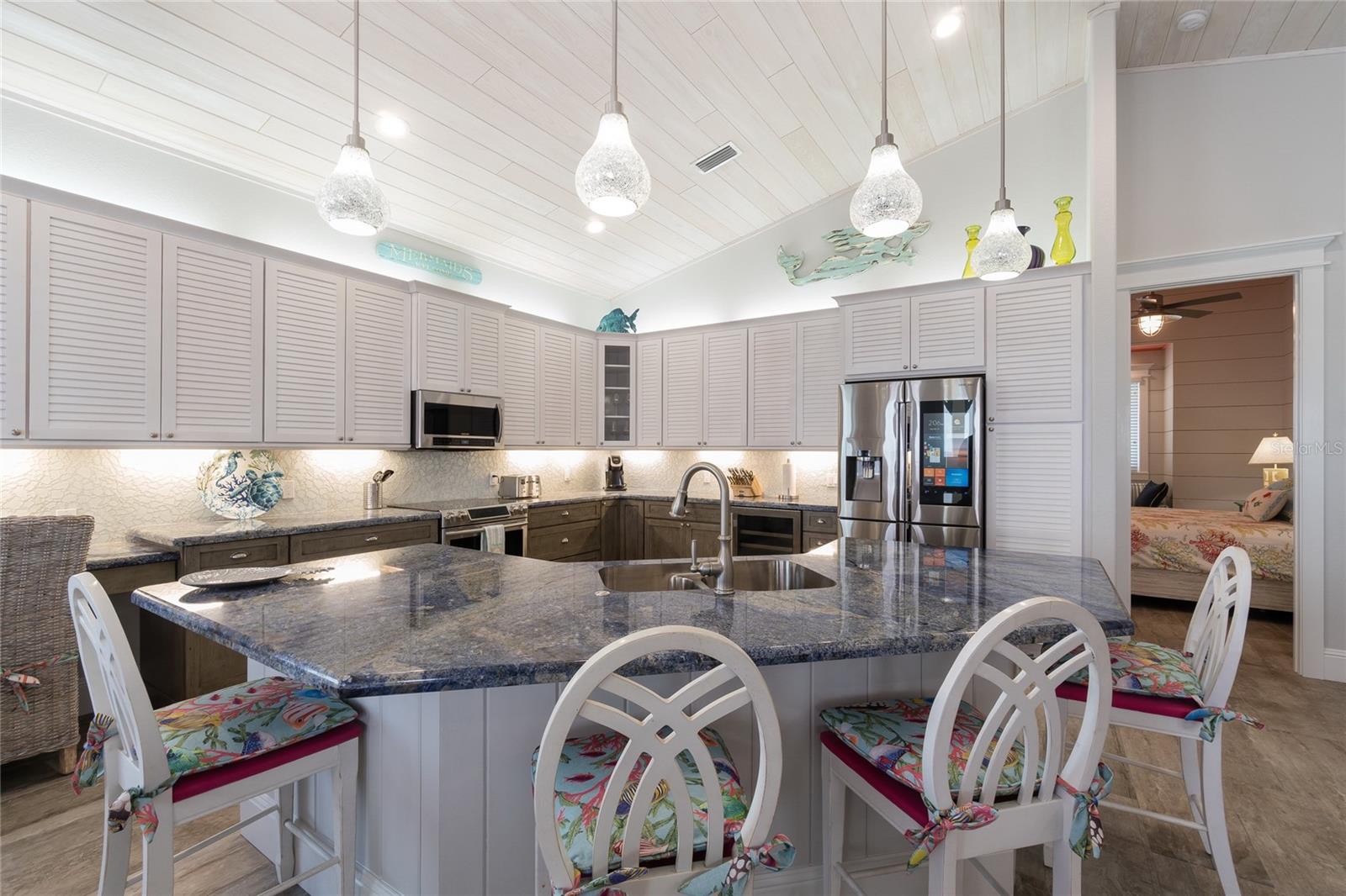 2302 GULF DR N, BRADENTON BEACH, FL — photo 18