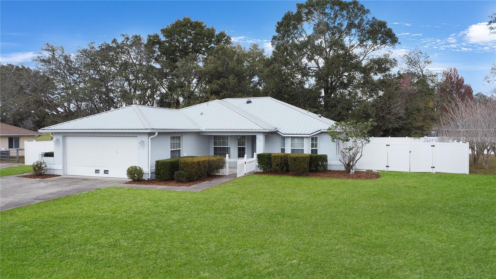 9021 SE 155TH PL, SUMMERFIELD, FL — photo 2