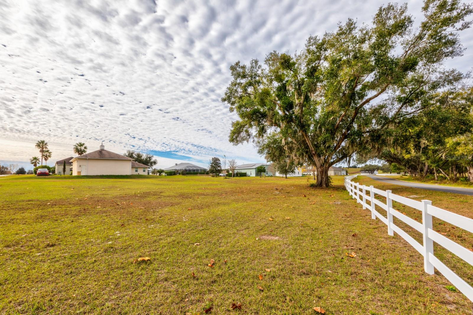 17520 SE 159TH TER, WEIRSDALE, FL — photo 12
