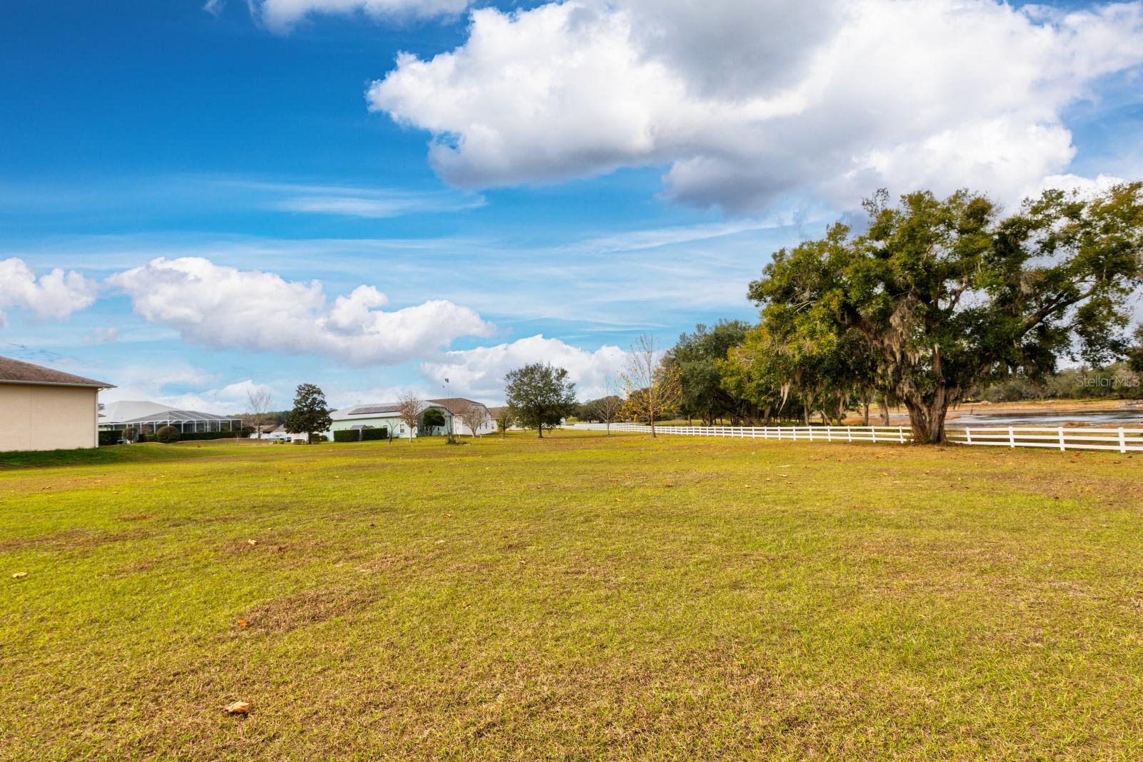 17520 SE 159TH TER, WEIRSDALE, FL — photo 15