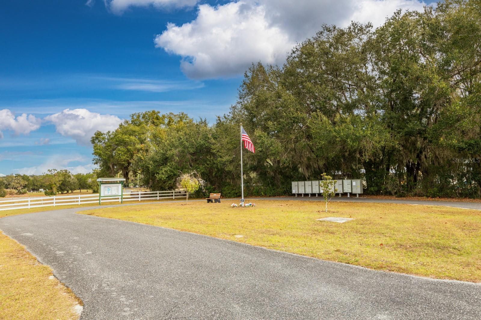17520 SE 159TH TER, WEIRSDALE, FL — photo 16