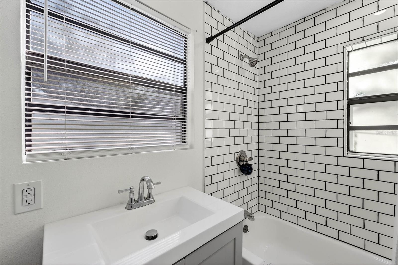 4496 STAR ST N, ST PETERSBURG, FL — photo 40
