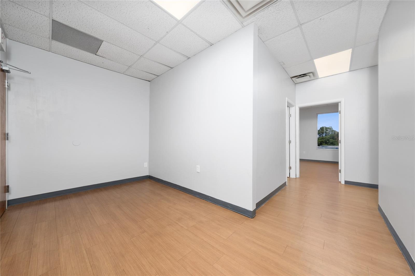7200 LAKE ELLENOR DR #130, ORLANDO, FL — photo 3