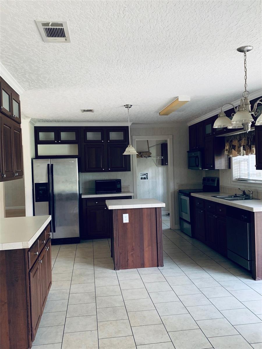 27910 DEBBIE RD, OKAHUMPKA, FL — photo 191