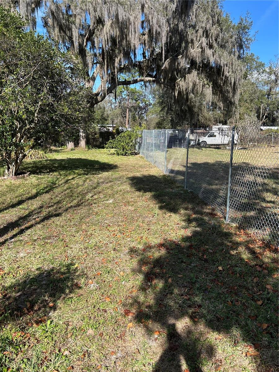 20621 SE HIGHWAY 42, UMATILLA, FL — photo 19