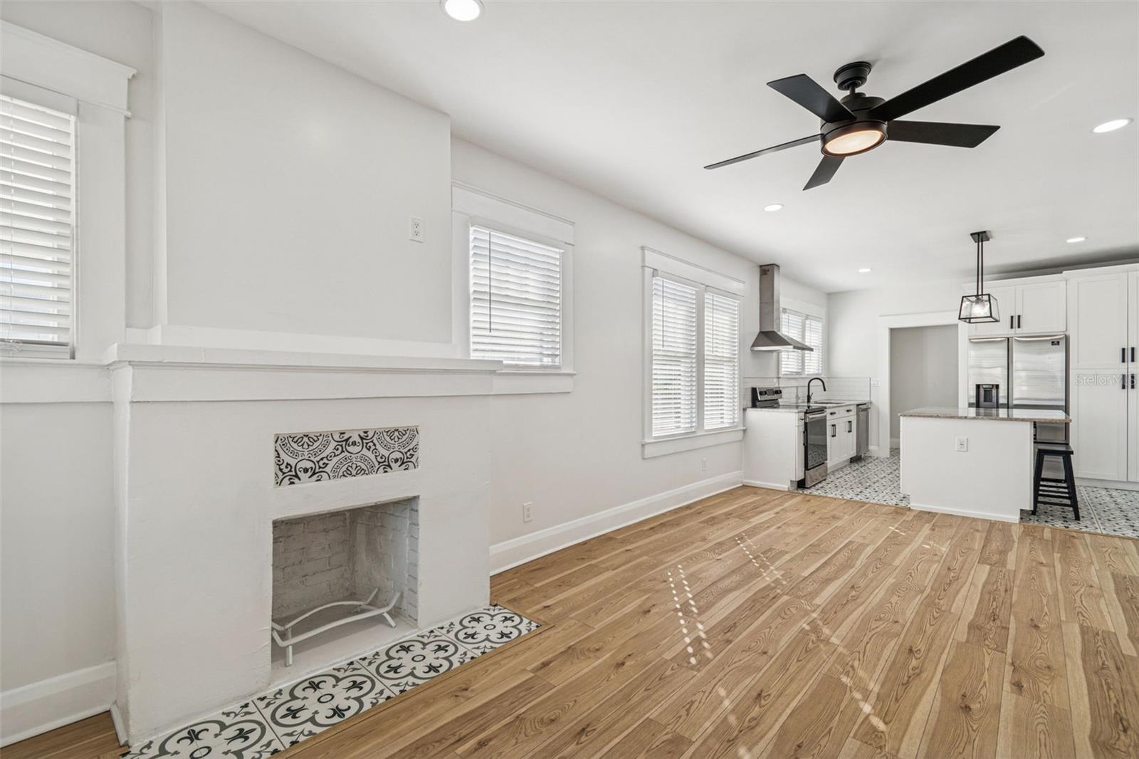 511 E STRATFORD AVE, TAMPA, FL — photo 6