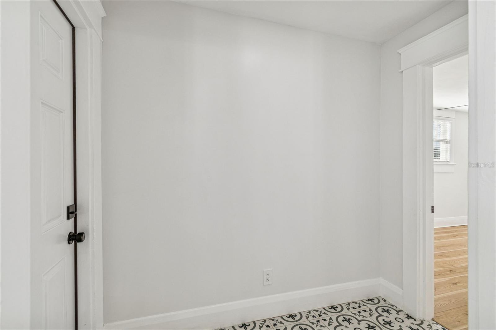 511 E STRATFORD AVE, TAMPA, FL — photo 16