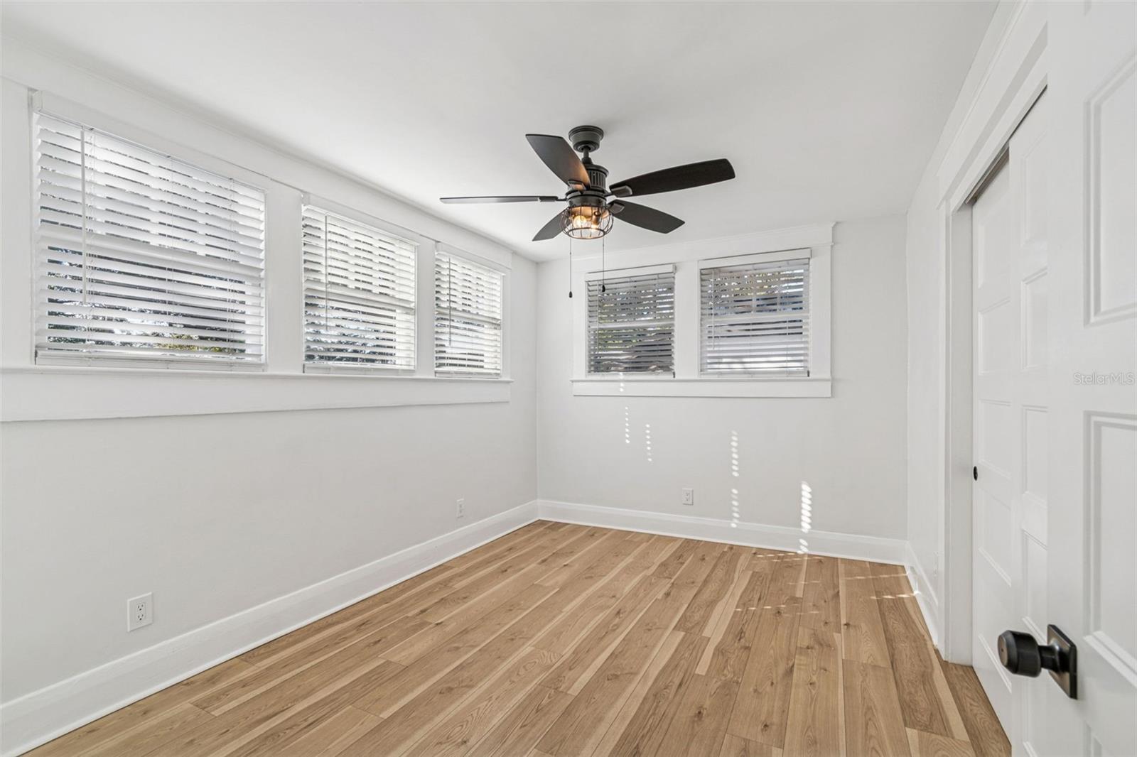 511 E STRATFORD AVE, TAMPA, FL — photo 17
