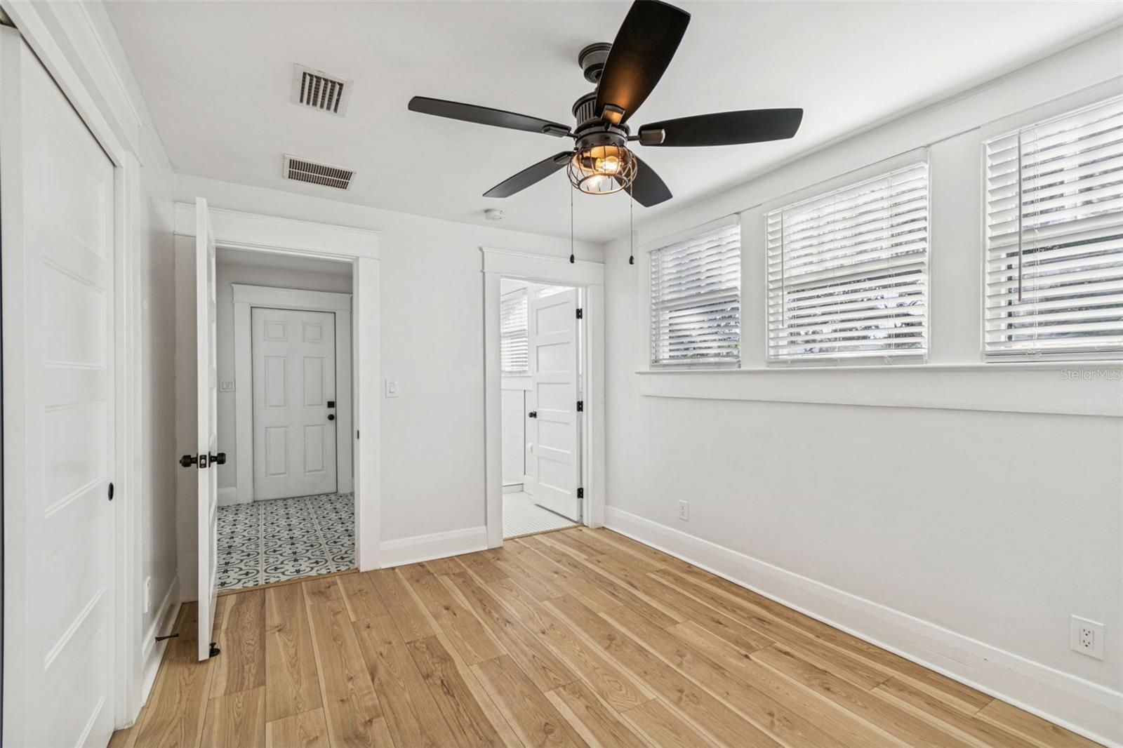 511 E STRATFORD AVE, TAMPA, FL — photo 22
