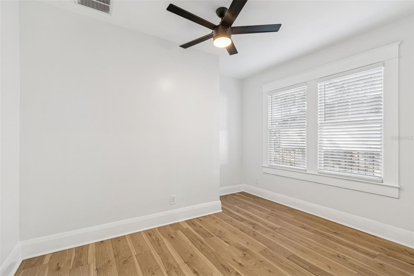 511 E STRATFORD AVE, TAMPA, FL — photo 29