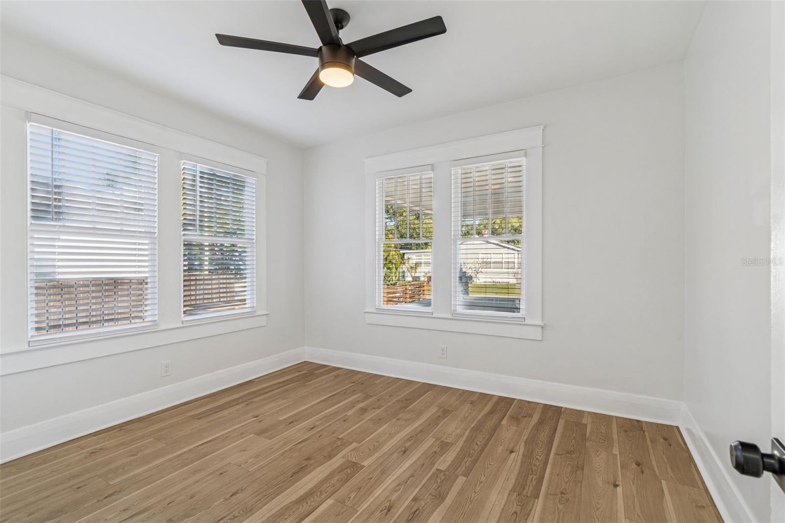 511 E STRATFORD AVE, TAMPA, FL — photo 31