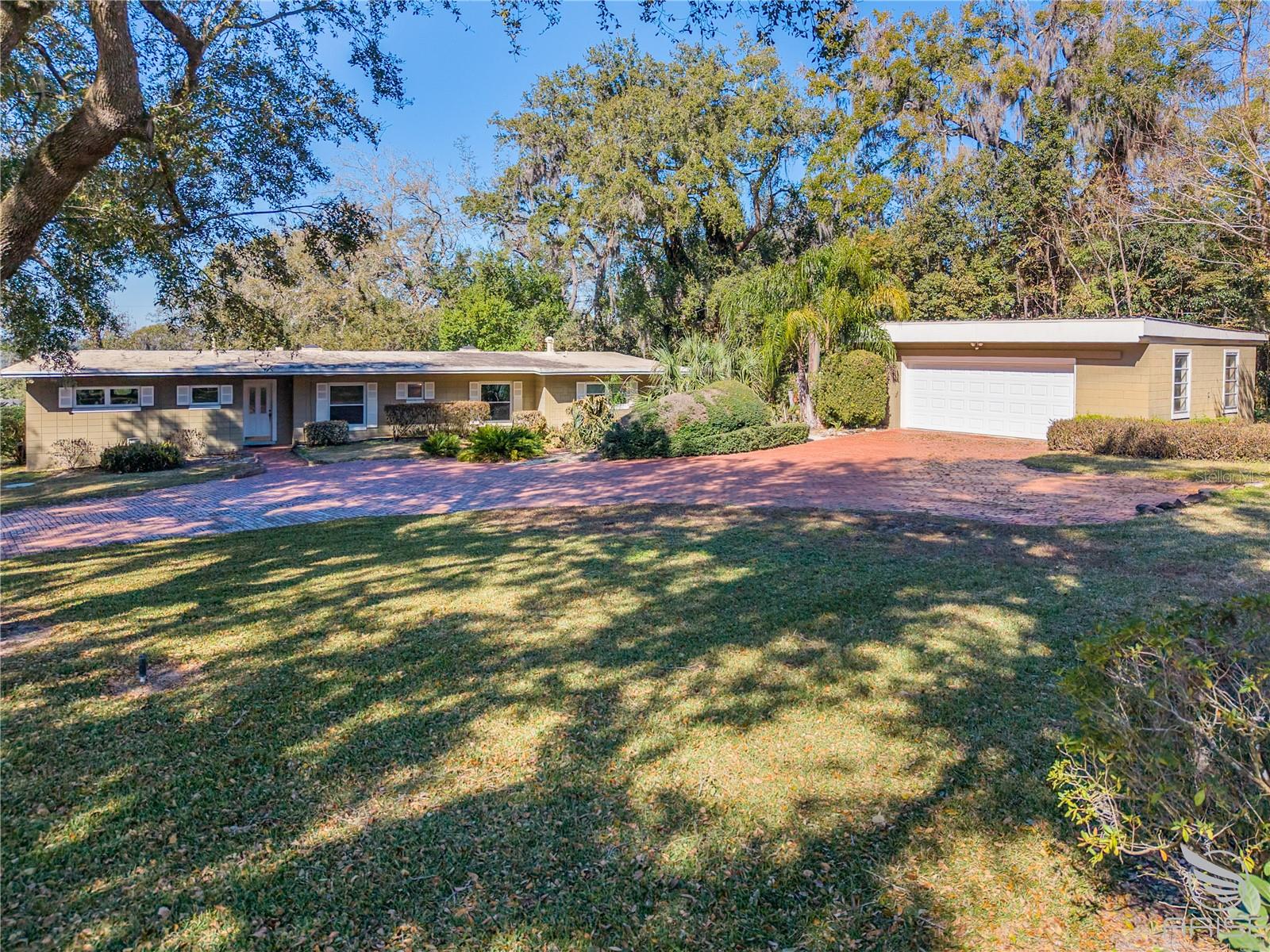 2435 BROADVUE AVE, EUSTIS, FL