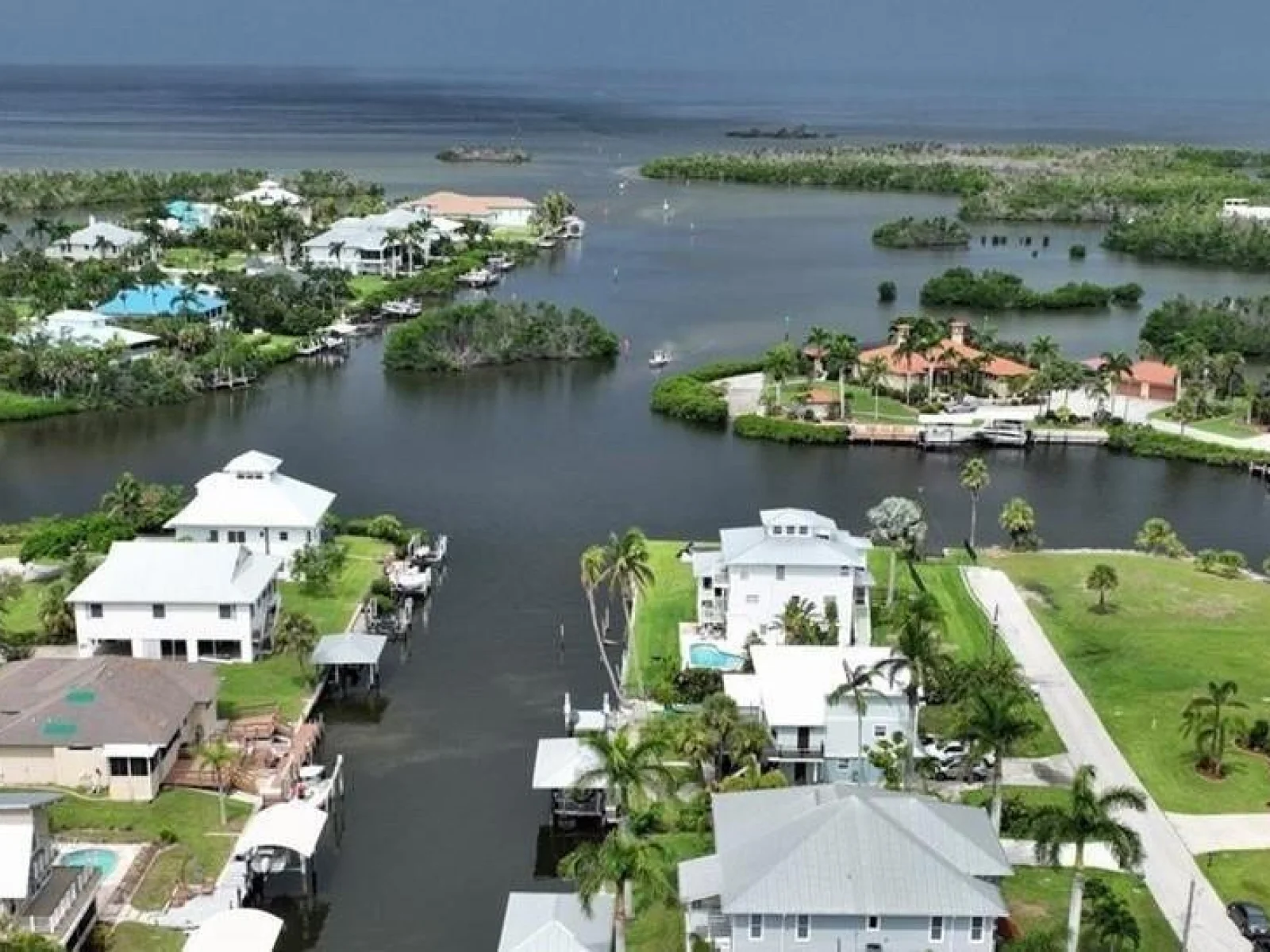 24501 YACHT CLUB BLVD, PUNTA GORDA, FL — photo 16
