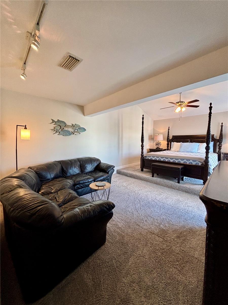 179 MEDALLION BLVD #E, MADEIRA BEACH, FL — photo 16