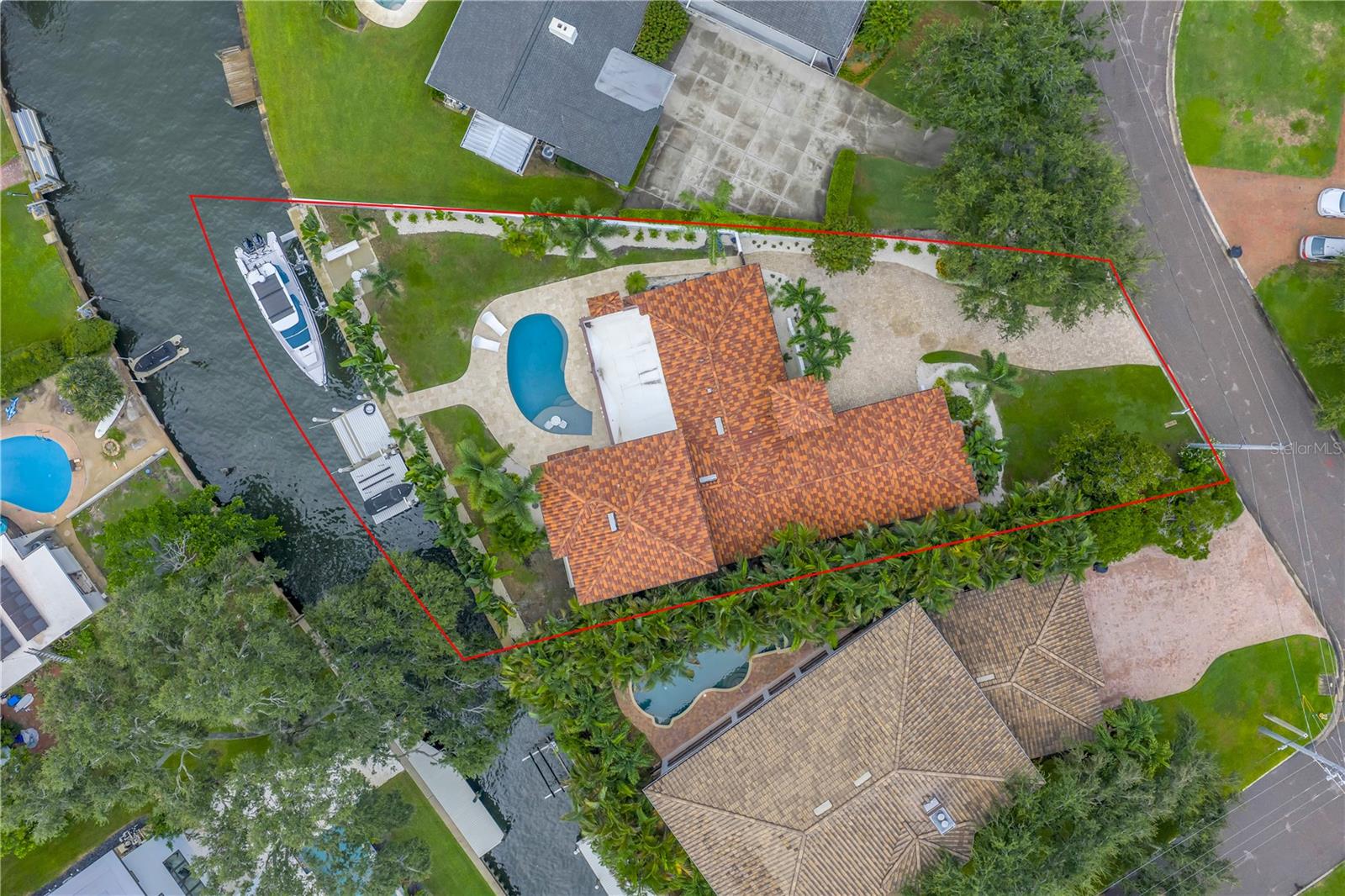 145 BAY POINT DR NE, ST PETERSBURG, FL — photo 4
