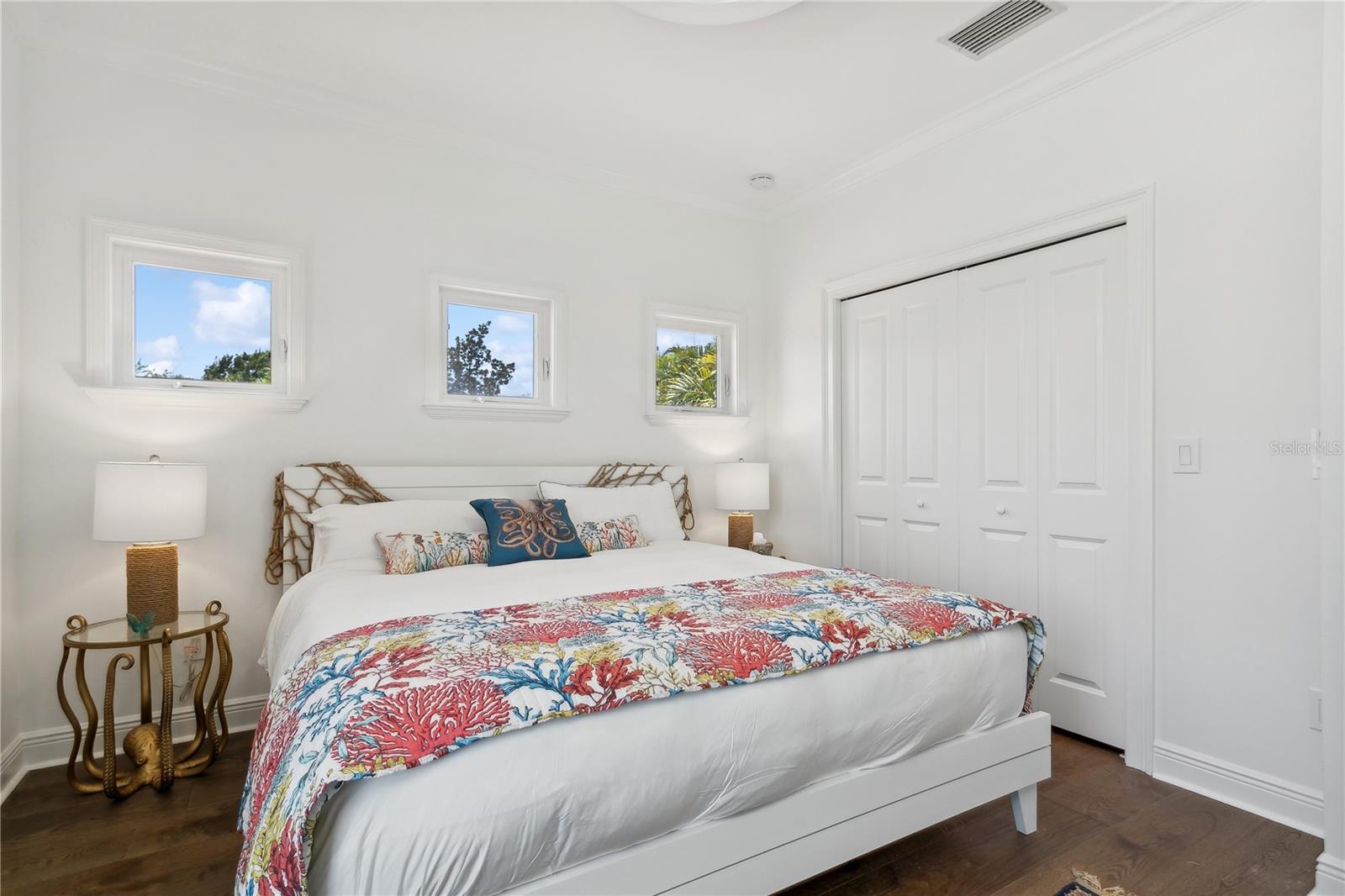 145 BAY POINT DR NE, ST PETERSBURG, FL — photo 44