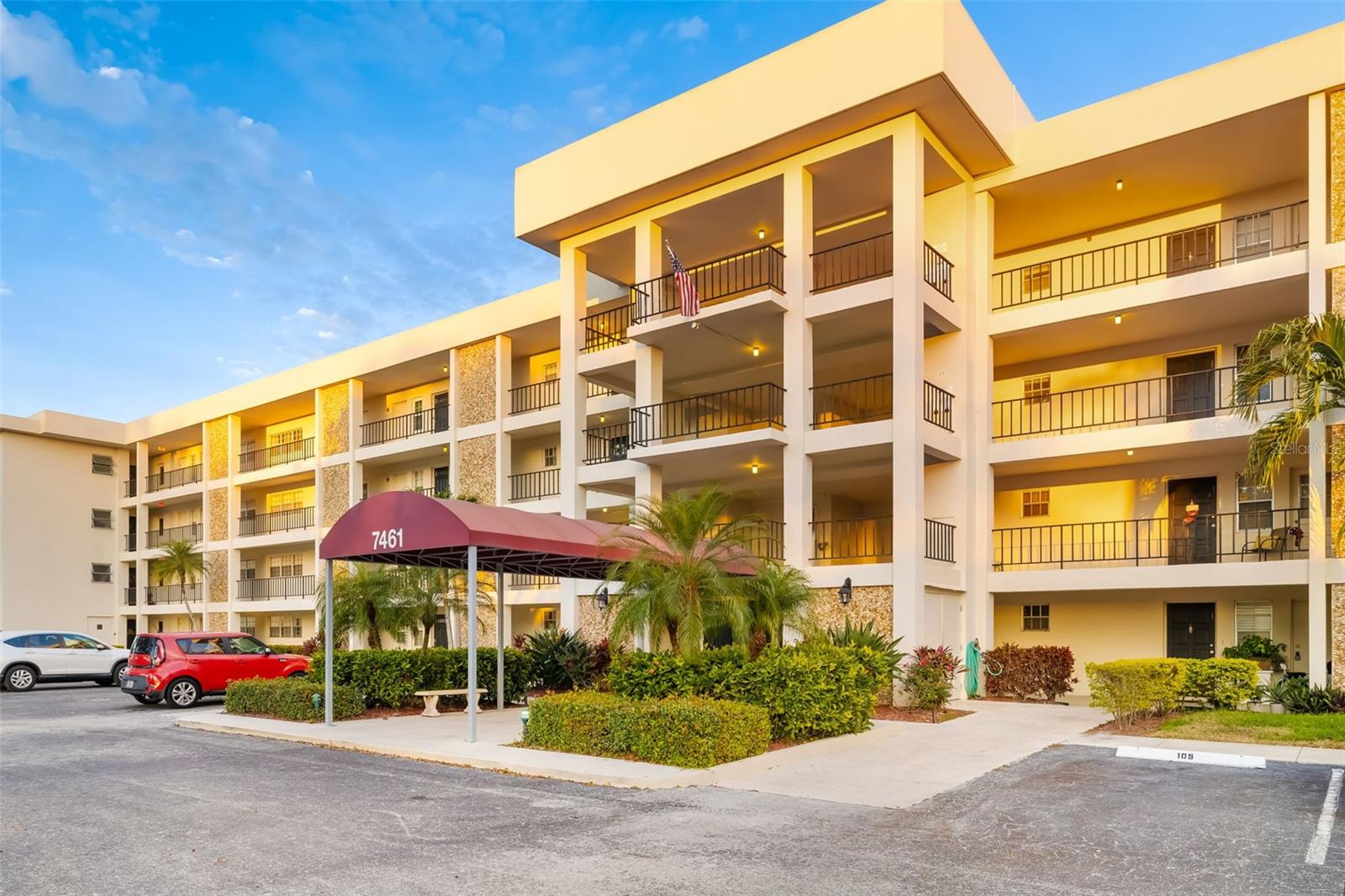 7461 W COUNTRY CLUB DR #404, SARASOTA, FL