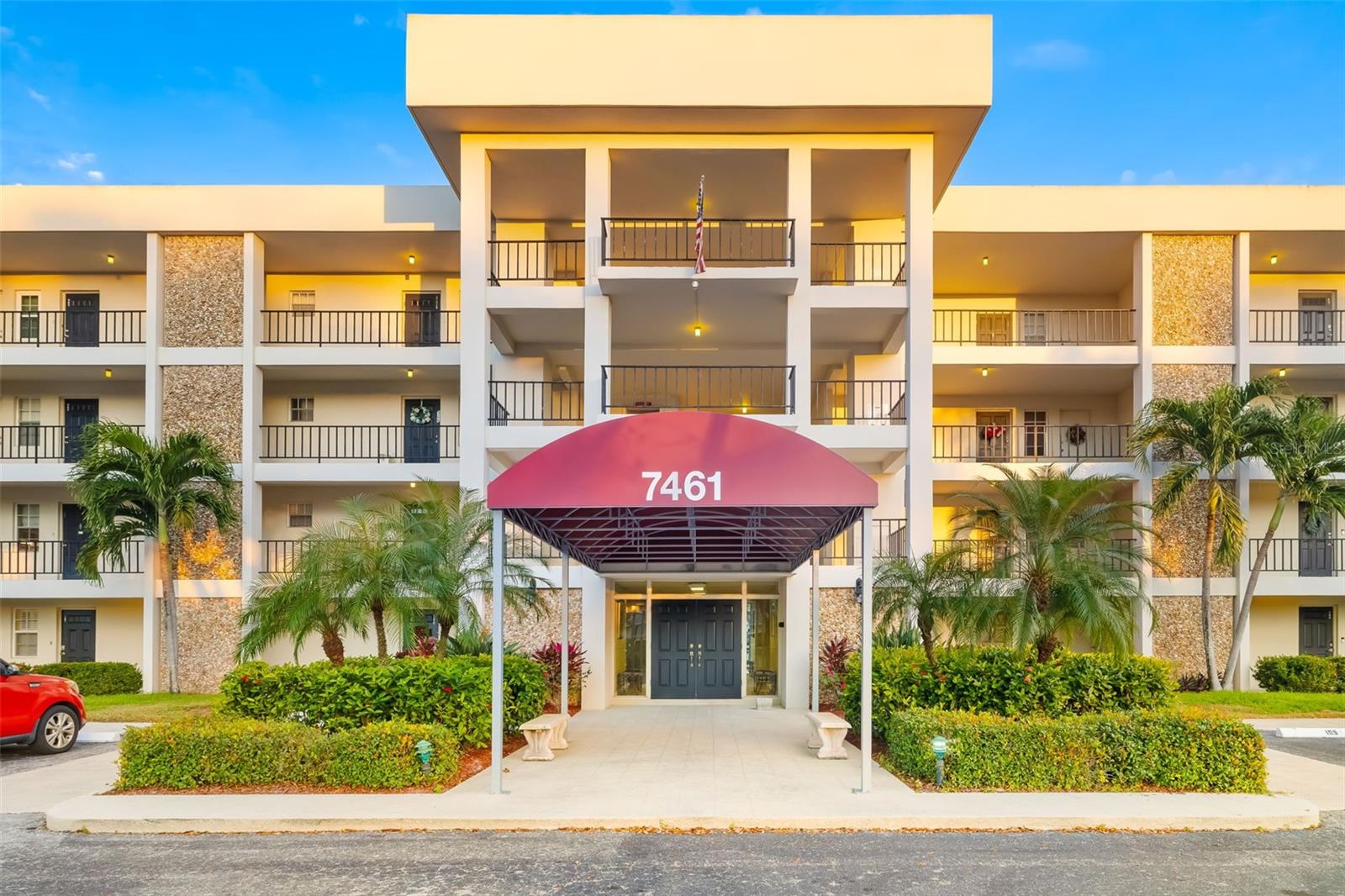 7461 W COUNTRY CLUB DR #404, SARASOTA, FL — photo 2