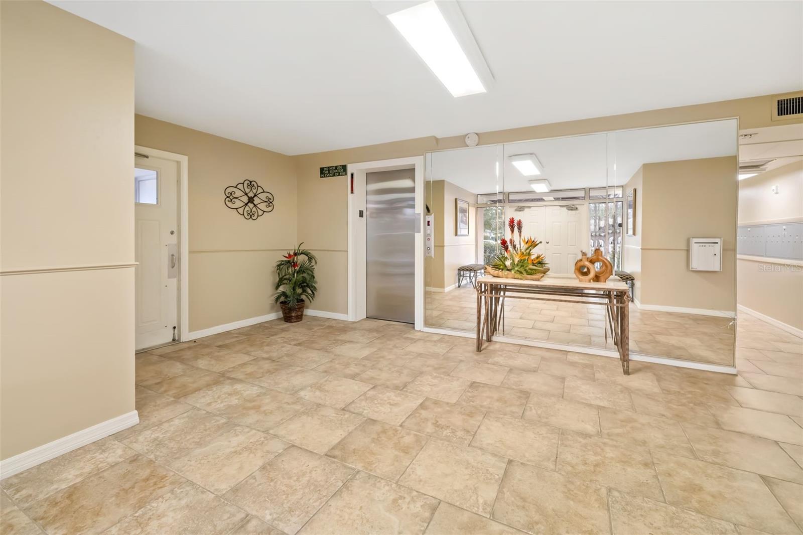 7461 W COUNTRY CLUB DR #404, SARASOTA, FL — photo 4