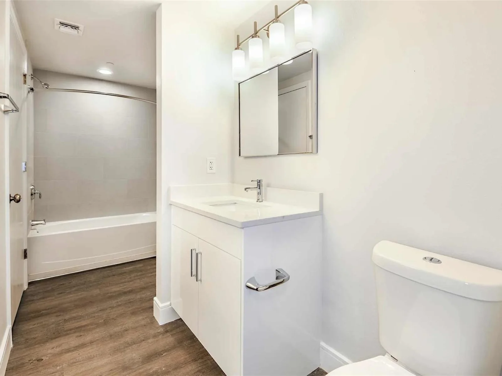 415 E PINE ST, ORLANDO, FL — photo 46