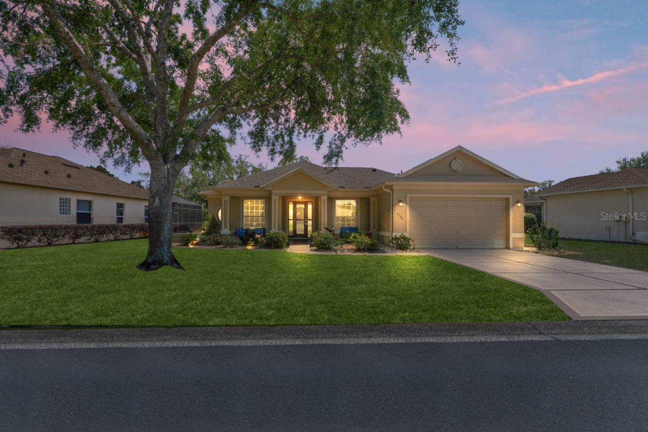 9398 BURNAM DR, WEEKI WACHEE, FL