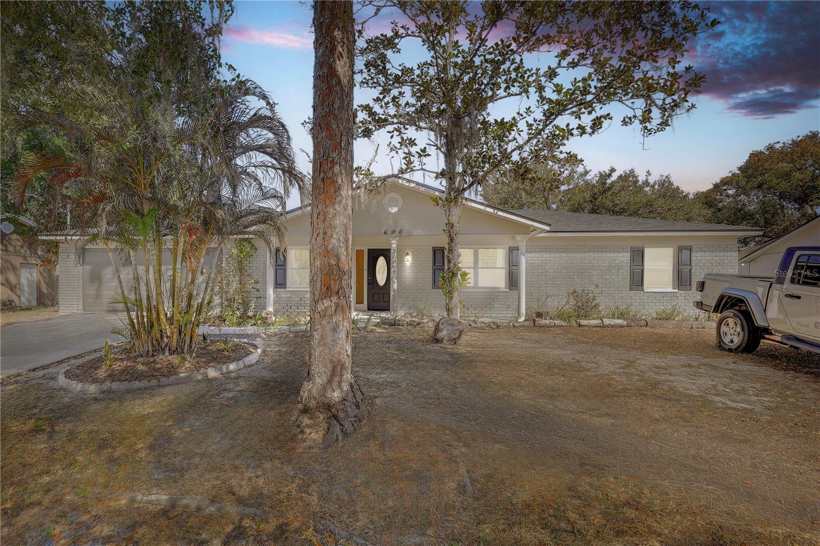 606 DALI DR, BRANDON, FL