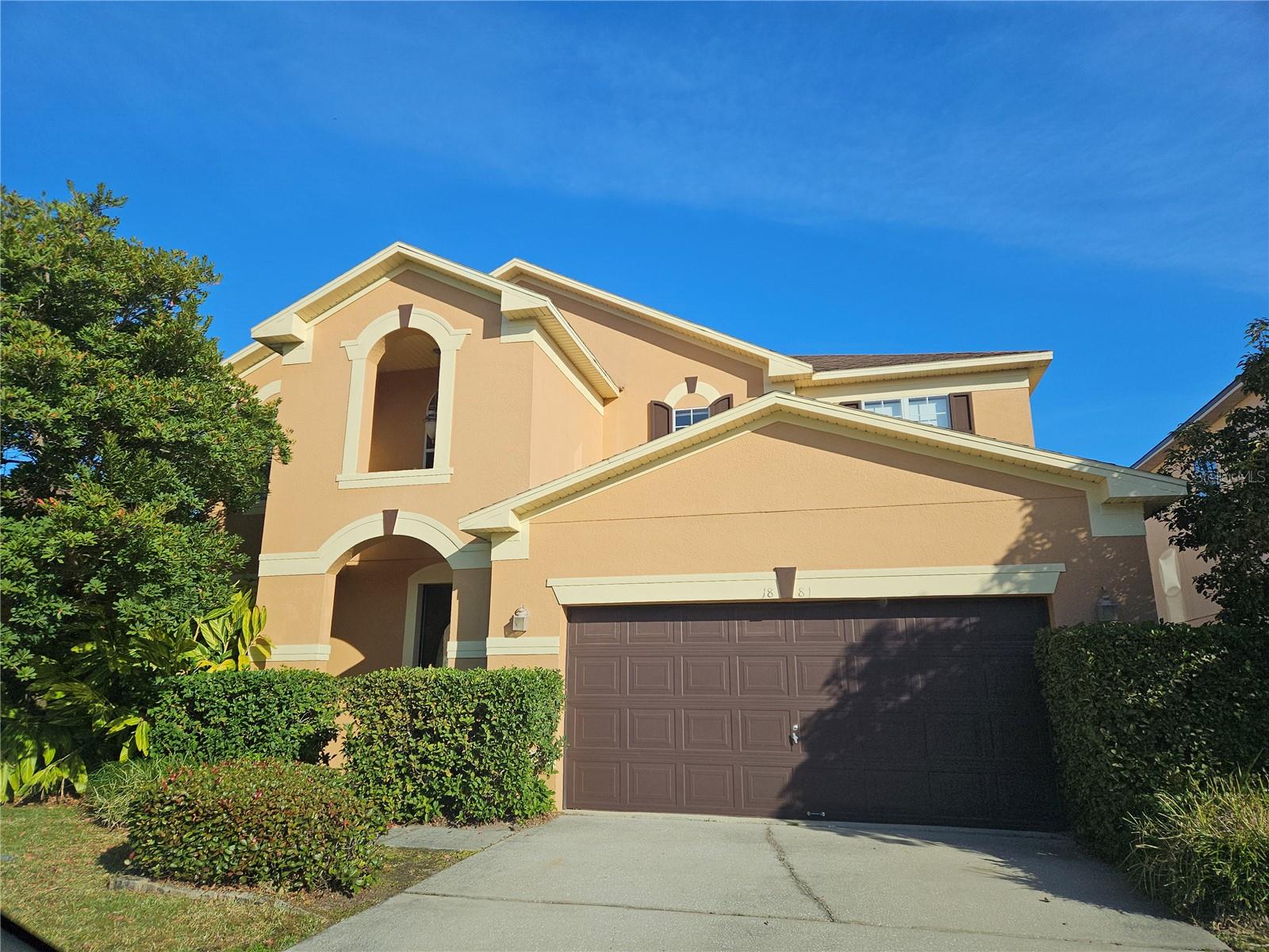 1881 STRATHMORE CIR, MOUNT DORA, FL