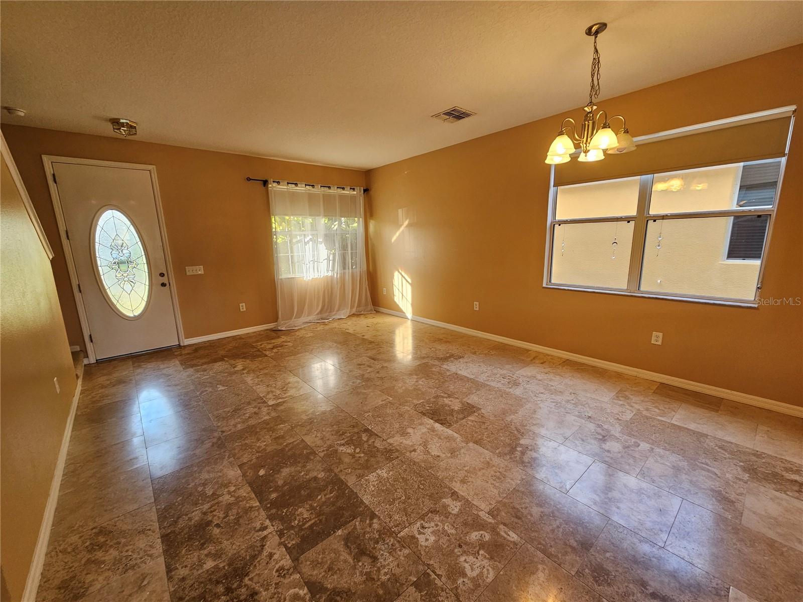 1881 STRATHMORE CIR, MOUNT DORA, FL — photo 3