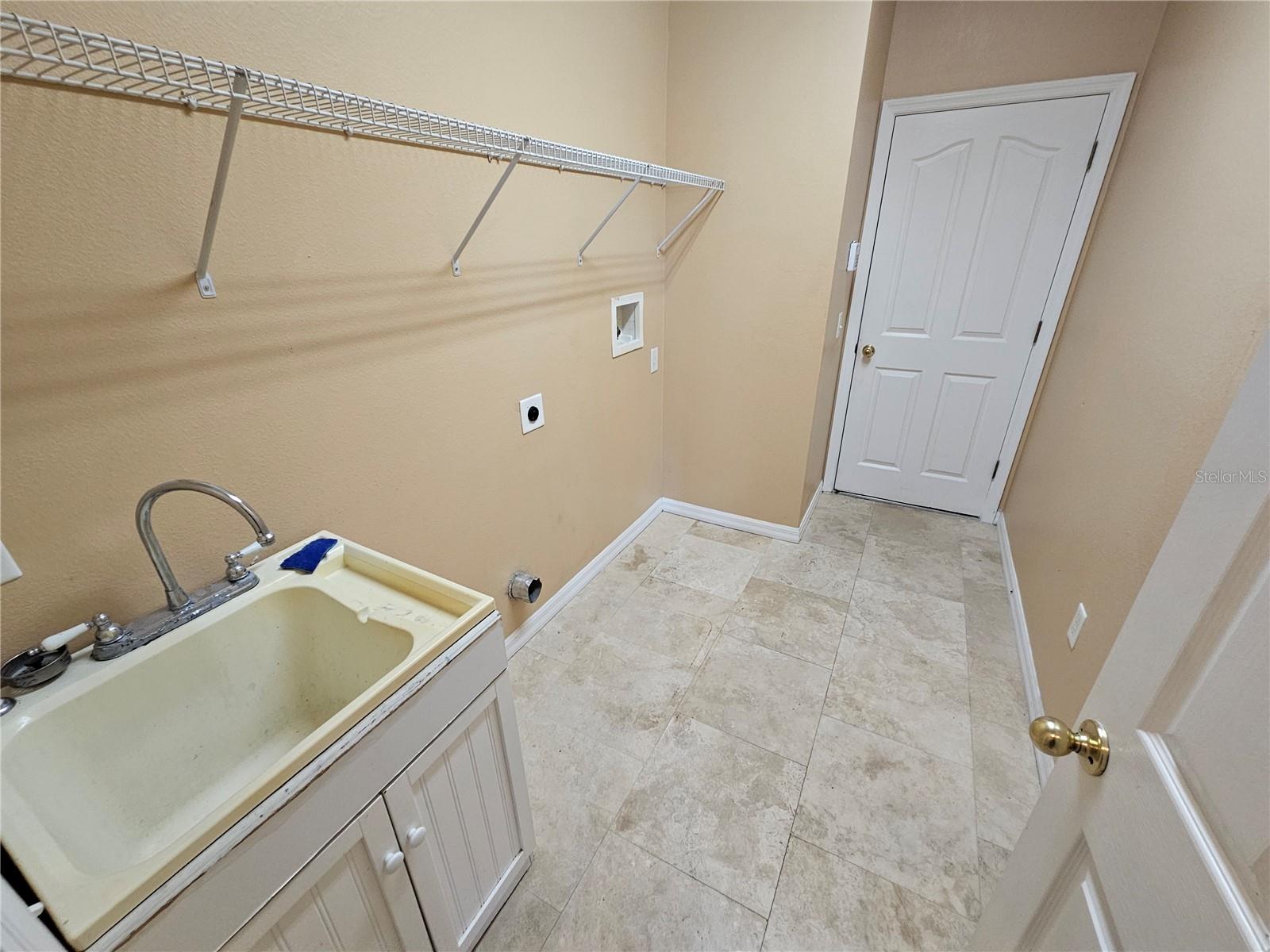1881 STRATHMORE CIR, MOUNT DORA, FL — photo 12