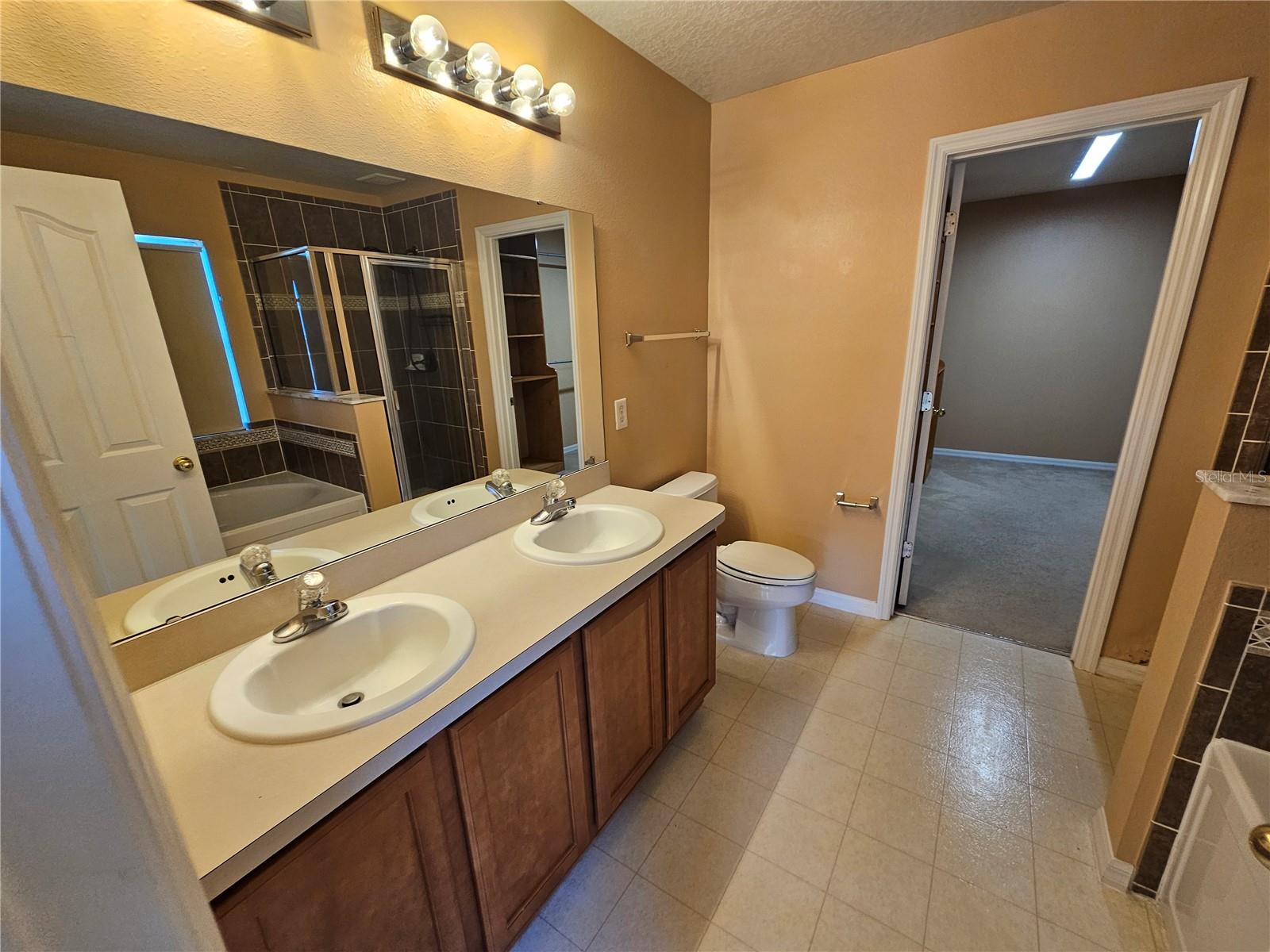 1881 STRATHMORE CIR, MOUNT DORA, FL — photo 18